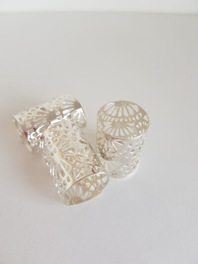 Srebrne, zaciskowe ozdoby idealne na boxerskie warkoczyki (15×23)